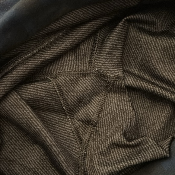 Women’s large Peloton geometric capris - Picture 4 of 5